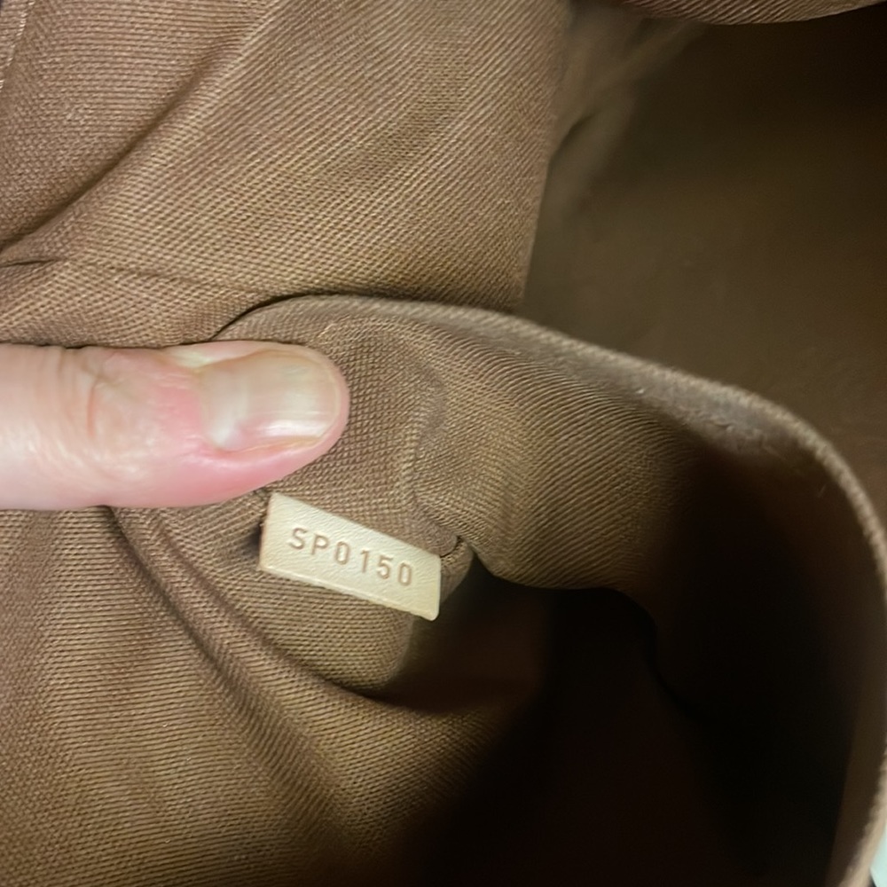 LOUIS VUITTON TIVOLI GM BAG
AUTHENTIC - Picture 5 of 17